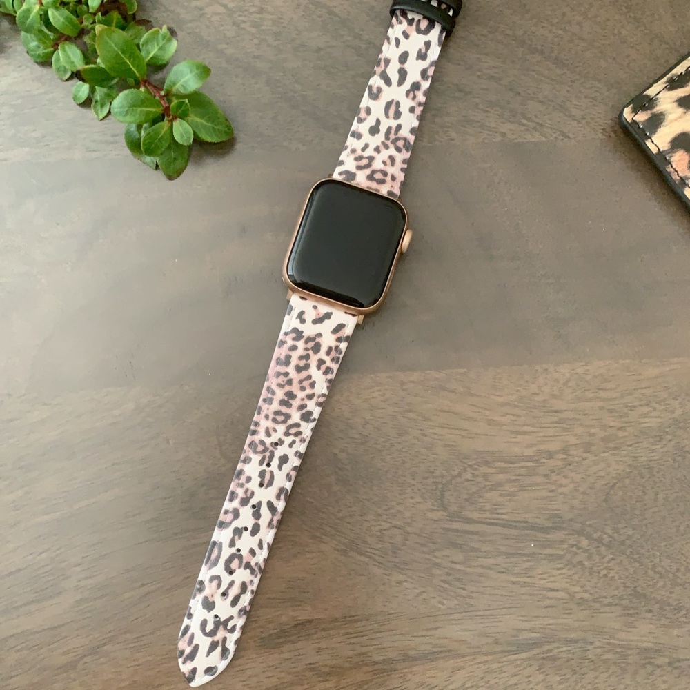 Leopard Pattern Leather Apple Watch Band